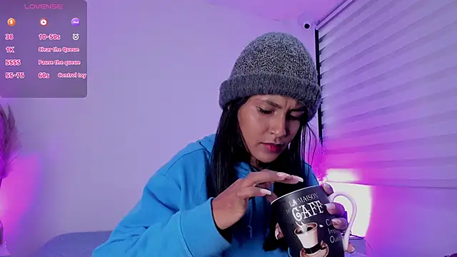 Fernanda liie  online show from 7, 4, 2026