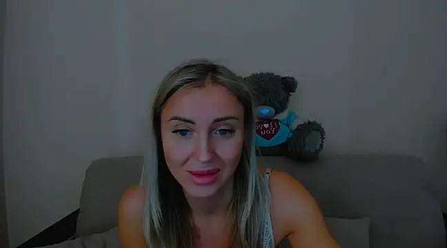 snezana blond online show from 20, 3, 2025