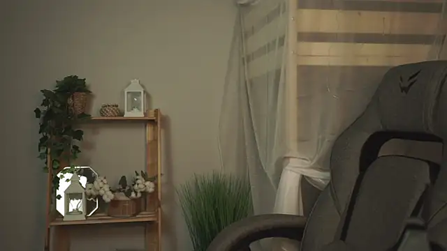 OliviaMcClean online show from 19, 11, 2025