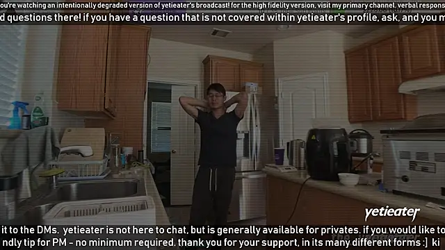 Snapshot of yetieater chatting on 20, 12, 2024 yetieater online show from 20, 12, 2024