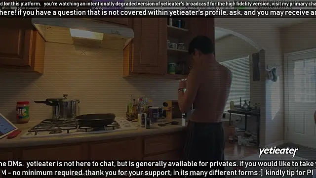 Snapshot of yetieater chatting on 27, 12, 2024 yetieater online show from 27, 12, 2024