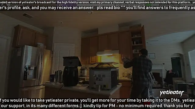 Snapshot of yetieater chatting on 14, 2, 2025 yetieater online show from 14, 2, 2025