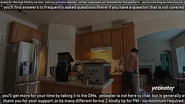 Snapshot of yetieater chatting on 18, 3, 2025 yetieater online show from 18, 3, 2025