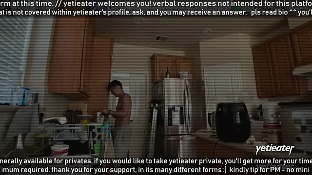 Snapshot of yetieater chatting on 13, 7, 2026 yetieater online show from 13, 7, 2026