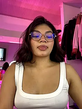 Snapshot of _Camilaaa_ chatting on 11, 9, 2025 Camilaaa online show from 11, 9, 2025