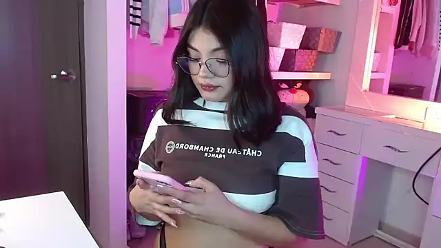Snapshot of _Camilaaa_ chatting on 24, 9, 2025 Camilaaa online show from 24, 9, 2025