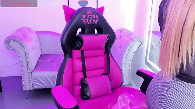 Snapshot of Agatha_luxx chatting on 18, 3, 2025 Agatha luxx online show from 18, 3, 2025
