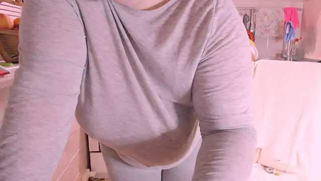 Snapshot of SoftLia chatting on 13, 12, 2024 SoftLia online show from 13, 12, 2024