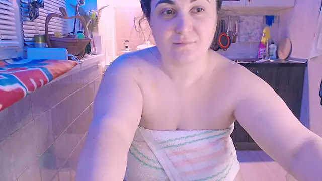 Snapshot of SoftLia chatting on 1, 2, 2025 SoftLia online show from 1, 2, 2025