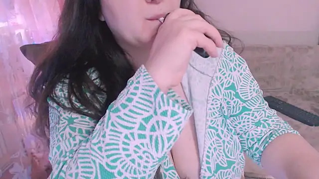 Snapshot of SoftLia chatting on 2, 3, 2025 SoftLia online show from 2, 3, 2025