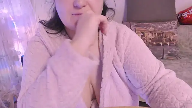 Snapshot of SoftLia chatting on 3, 3, 2025 SoftLia online show from 3, 3, 2025