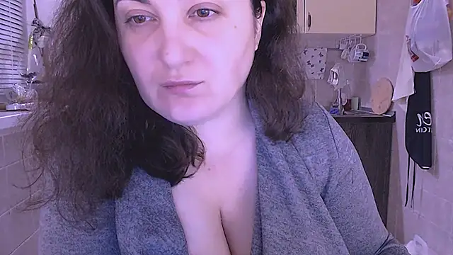 Snapshot of SoftLia chatting on 10, 10, 2025 SoftLia online show from 10, 10, 2025