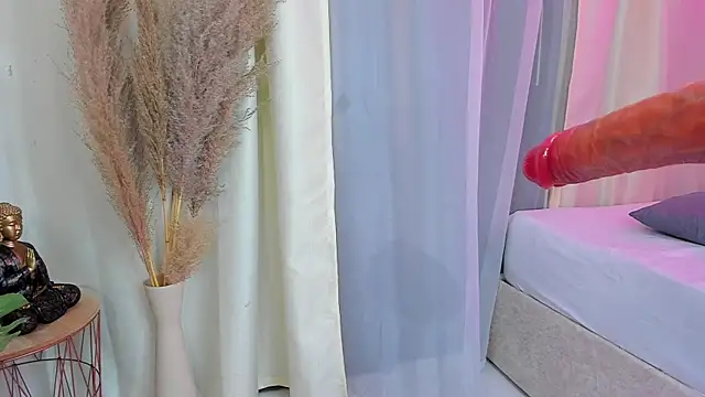 Snapshot of im_hanna1 chatting on 28, 11, 2025 im hanna1 online show from 28, 11, 2025