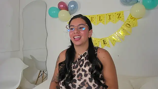 emilyy cooperr online show from 19, 12, 2025
