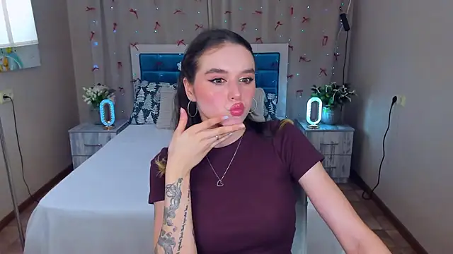 EmelyMason online show from 15, 12, 2025