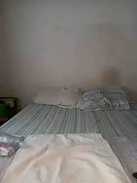 Missvixen81 online show from 11, 4, 2026