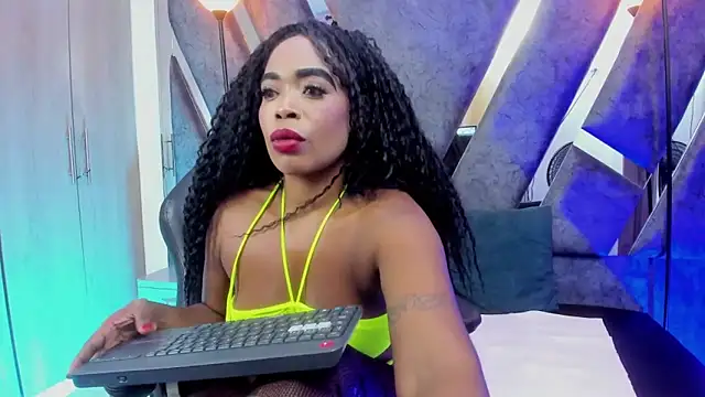 CandyMartinez  online show from 13, 10, 2025