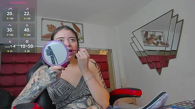 SaskiaGrendel online show from 13, 4, 2026