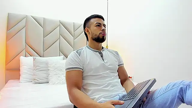 Snapshot of Eithan_Connorr chatting on 22, 3, 2025 Eithan Connorr online show from 22, 3, 2025