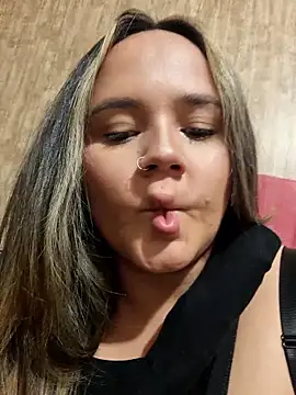 Snapshot of mandy-moore chatting on 21, 4, 2026 mandy-moore online show from 21, 4, 2026