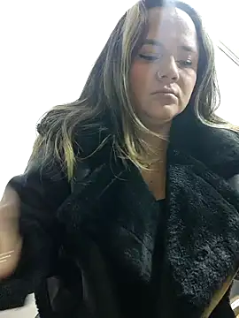 Snapshot of mandy-moore chatting on 8, 5, 2026 mandy-moore online show from 8, 5, 2026