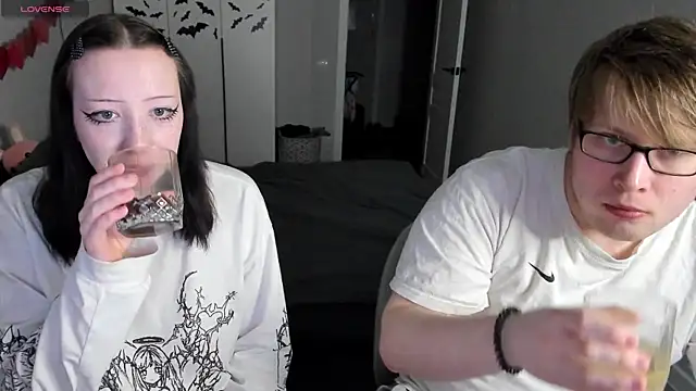 JayMollyy online show from 16, 4, 2026