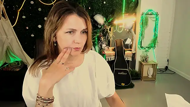 NicoleHitman online show from 6, 5, 2026