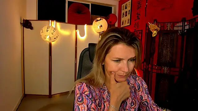Snapshot of NicoleHitman chatting on 21, 7, 2026 NicoleHitman online show from 21, 7, 2026