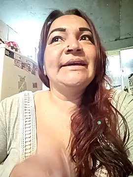 isis milove online show from 10, 4, 2026