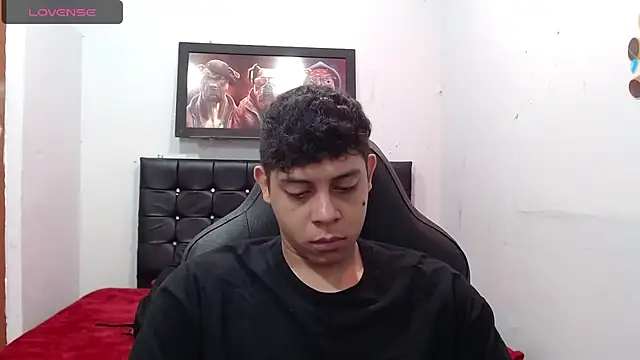 Alejandroo 22 online show from 13, 3, 2025