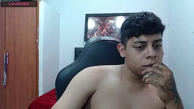 Alejandroo 22 online show from 13, 3, 2025