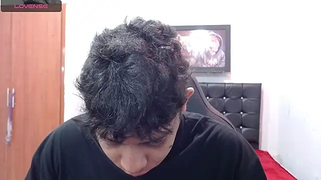 Alejandroo 22 online show from 15, 3, 2025