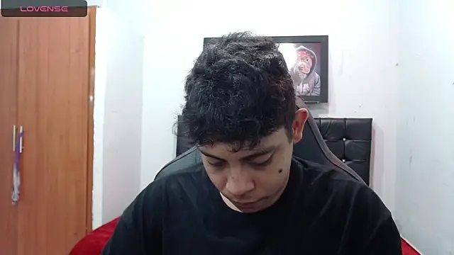 Alejandroo 22 online show from 15, 3, 2025