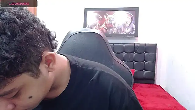 Alejandroo 22 online show from 18, 3, 2025