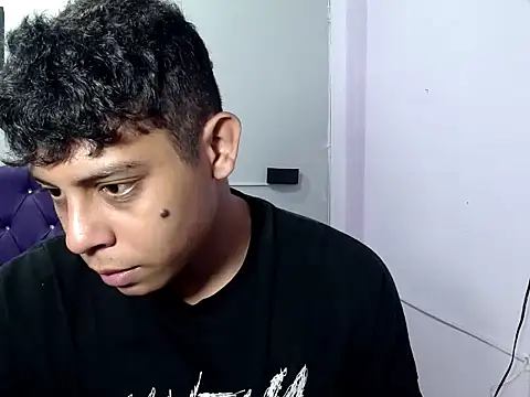 Alejandroo 22 online show from 11, 9, 2025