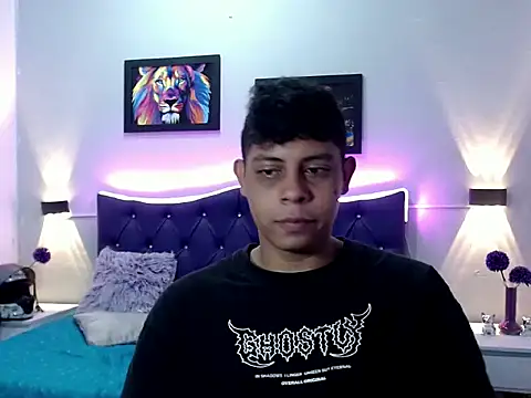 Alejandroo 22 online show from 12, 9, 2025