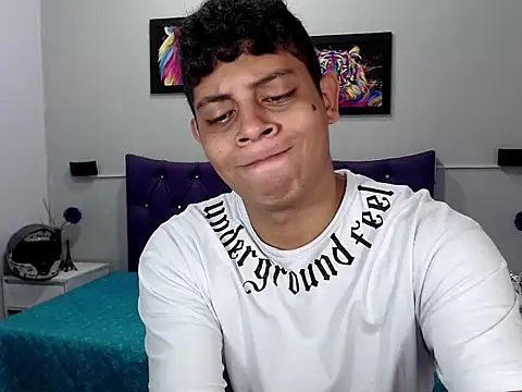 Alejandroo 22 online show from 19, 9, 2025