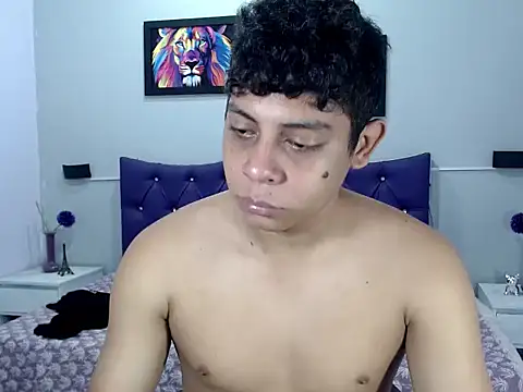 Alejandroo 22 online show from 3, 10, 2025