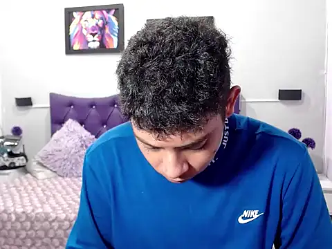 Alejandroo 22 online show from 13, 11, 2025