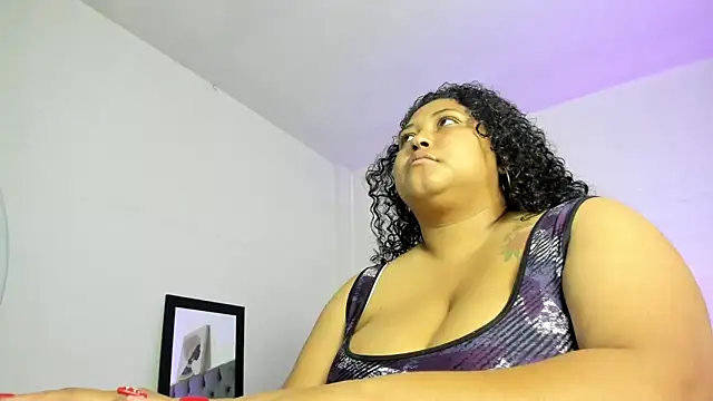 Snapshot of Ayliinn_ chatting on 6, 11, 2025 Ayliinn online show from 6, 11, 2025