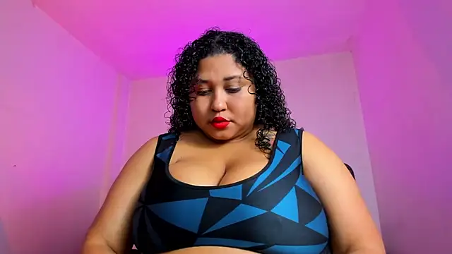 Snapshot of Ayliinn_ chatting on 24, 11, 2025 Ayliinn online show from 24, 11, 2025