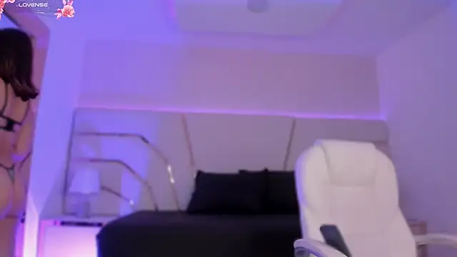 Snapshot of Violeta-Marquez chatting on 14, 3, 2025 Violeta-Marquez online show from 14, 3, 2025