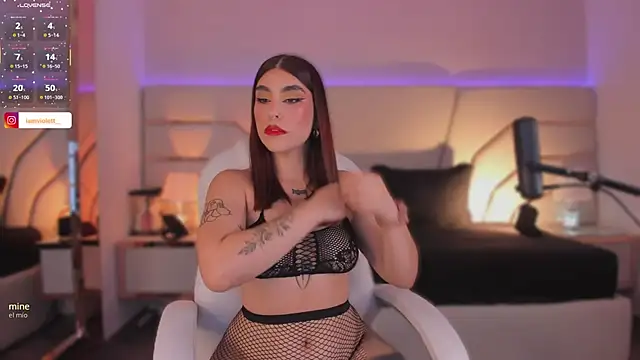 Snapshot of Violeta-Marquez chatting on 7, 10, 2025 Violeta-Marquez online show from 7, 10, 2025