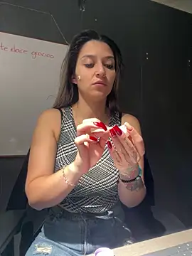 Isabella Varella online show from 5, 12, 2025