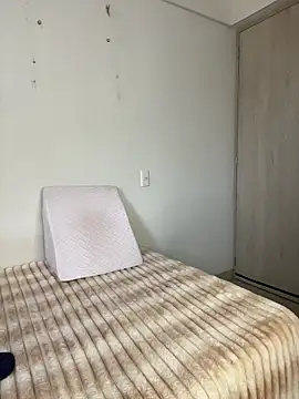 ZaraLuuv online show from 6, 1, 2026