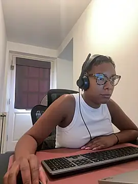 Melia Rayne online show from 29, 7, 2026