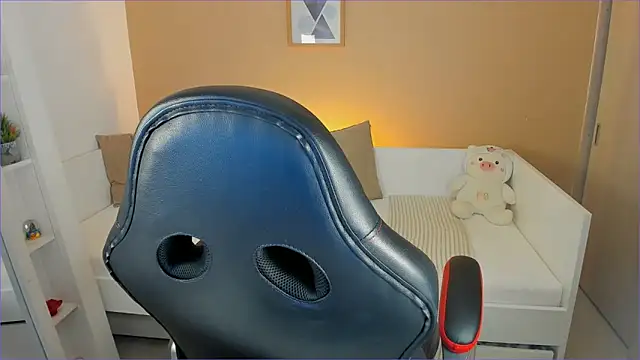 Snapshot of ValentinaMilann chatting on 5, 2, 2026 ValentinaMilann online show from 5, 2, 2026