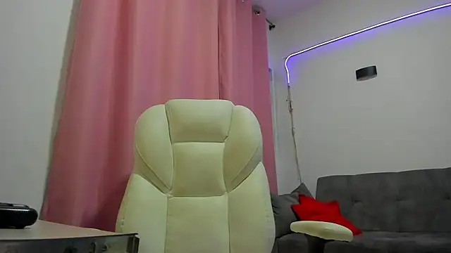 gaaby foxx online show from 21, 10, 2025