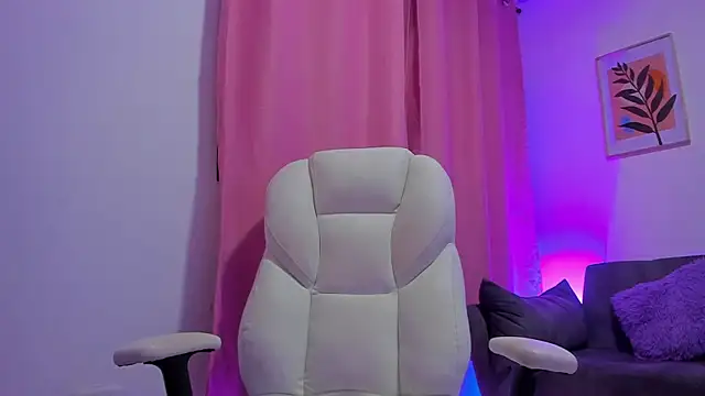 gaaby foxx online show from 5, 12, 2025