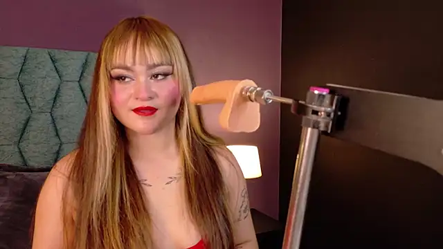 Snapshot of lillyrossee chatting on 10, 9, 2025 lillyrossee online show from 10, 9, 2025